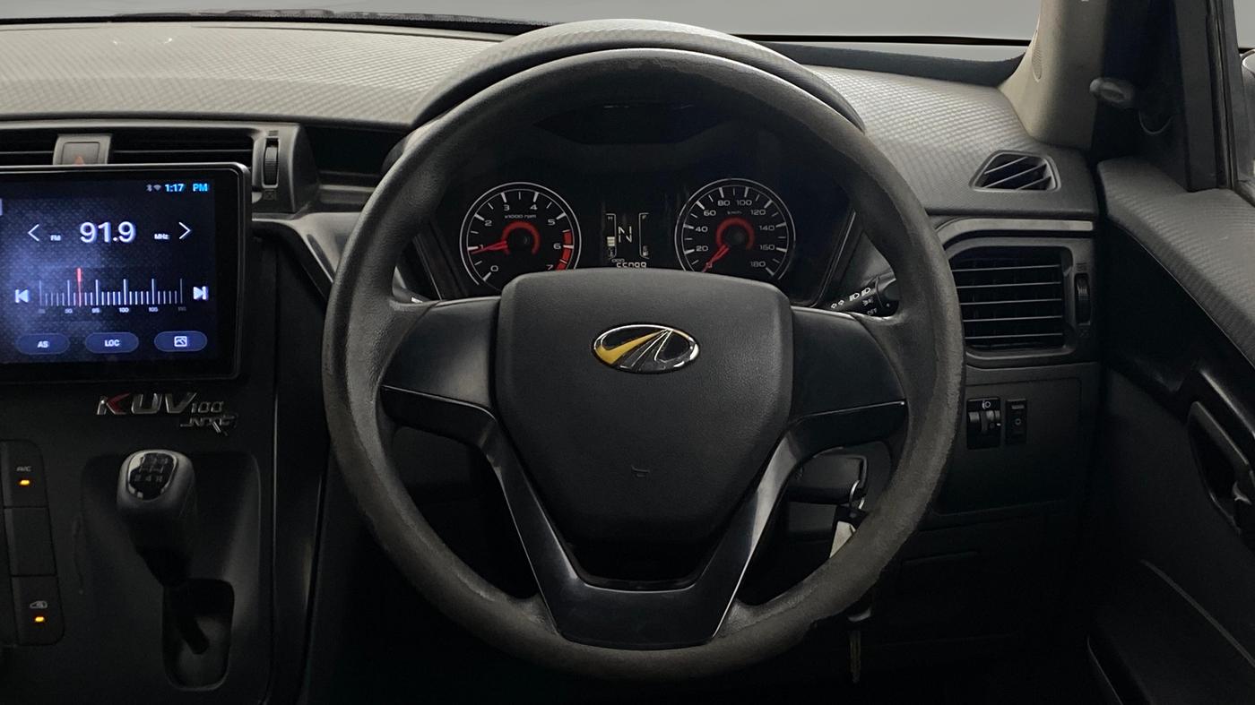 2018 Mahindra KUV 100 NXT K2 P 6 STR, Petrol, Manual, 55,096 km, Steering Wheel Close Up