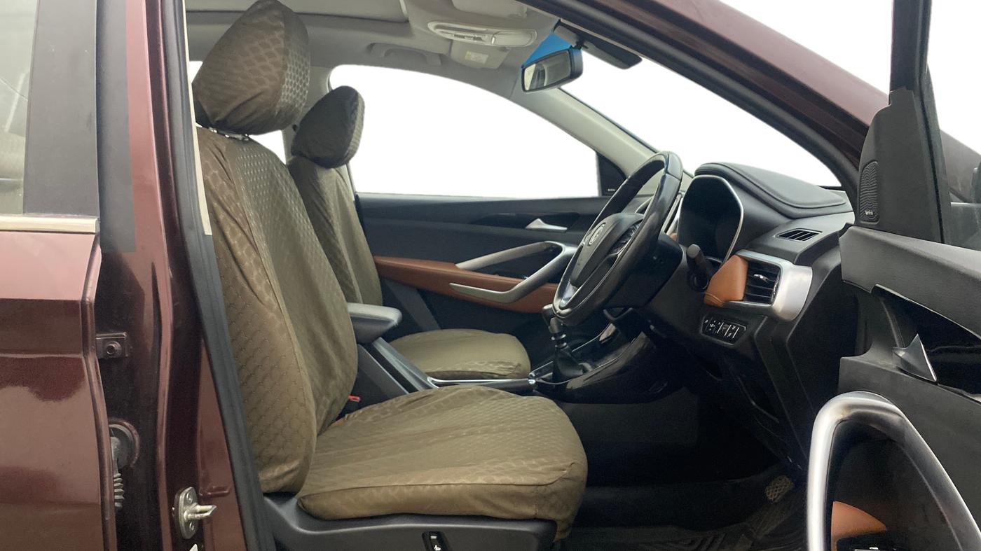 2022 MG HECTOR PLUS SELECT 2.0 DIESEL TURBO MT 7-STR, Diesel, Manual, 61,224 km, Right Side Front Door Cabin