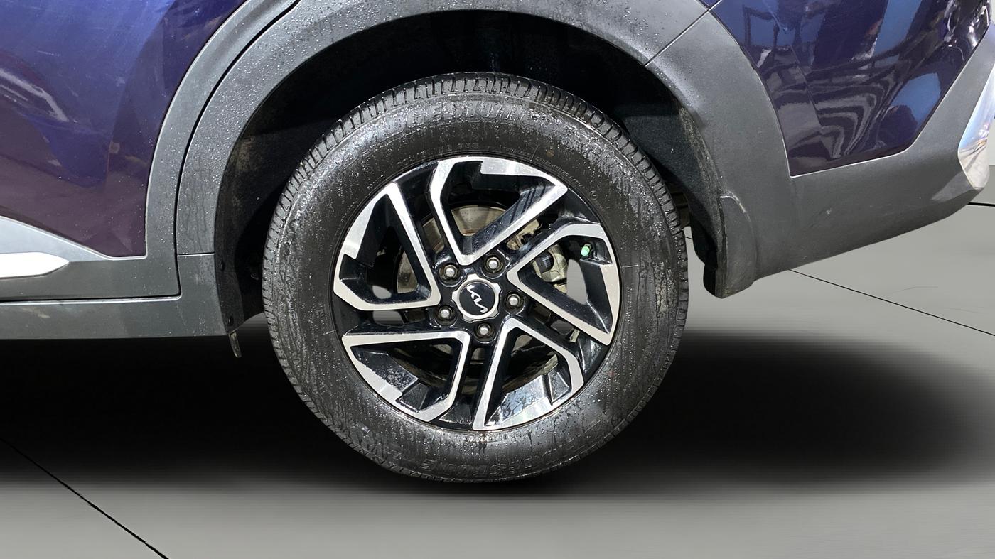 2022 KIA CARENS LUXURY PLUS 1.5 DIESEL AT 7 STR, Diesel, Automatic, 74,424 km, Left Rear Wheel