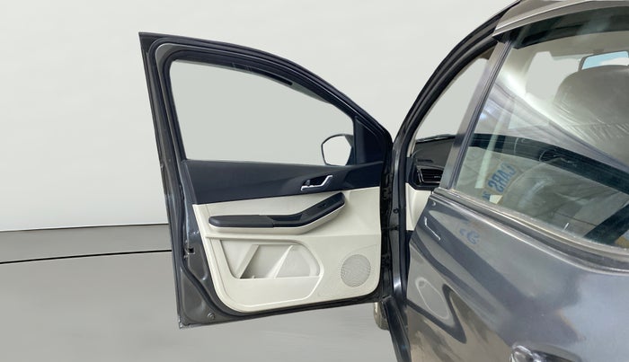2022 Tata Tiago XZ PLUS CNG, CNG, Manual, 97,929 km, LHS Front Door