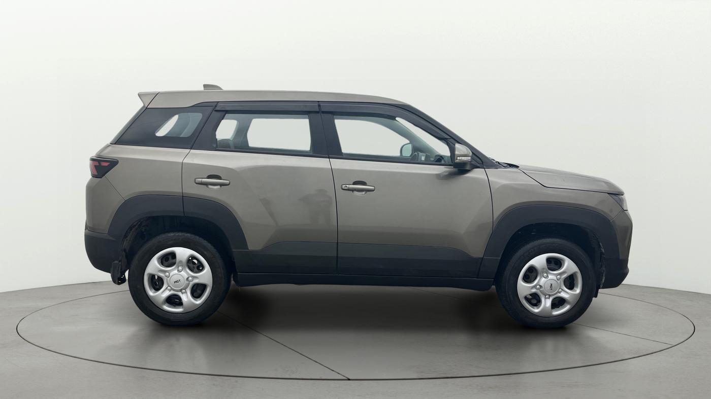 2024 Maruti BREZZA VXI, Petrol, Manual, 11,457 km, Right Side View