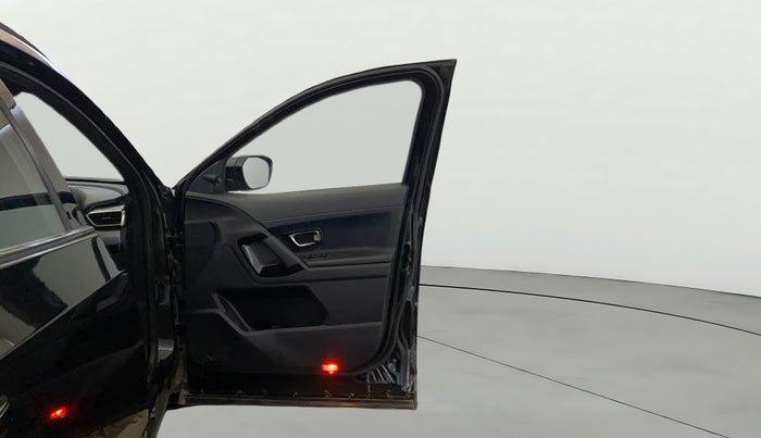 2022 Tata Safari XZA PLUS DARK EDITION, Diesel, Automatic, 35,266 km, RHS Front Door