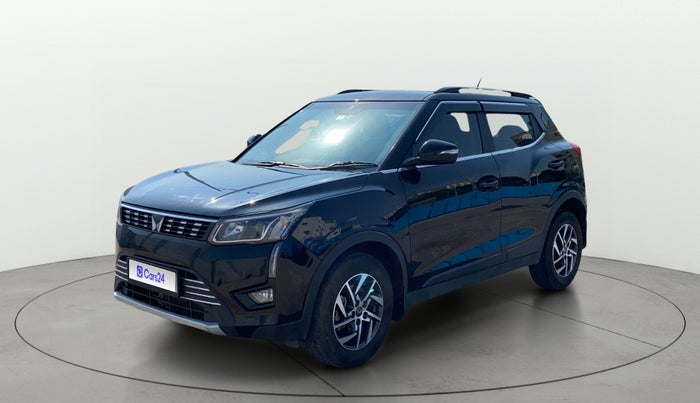 2023 Mahindra XUV300 W8 (O) 1.2 PETROL, Petrol, Manual, 13,938 km, Left Front Diagonal