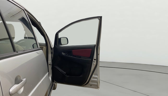 2014 Toyota Innova 2.5 GX 8 STR, Diesel, Manual, 73,319 km, RHS Front Door