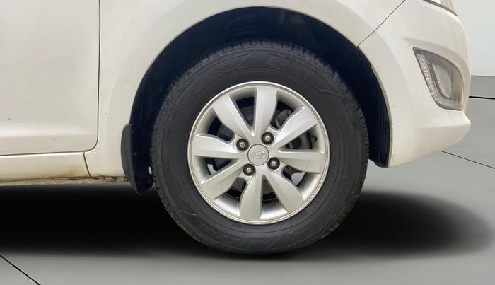 2014 Hyundai i20 SPORTZ 1.4 CRDI, Diesel, Manual, 77,055 km, Right Front Wheel