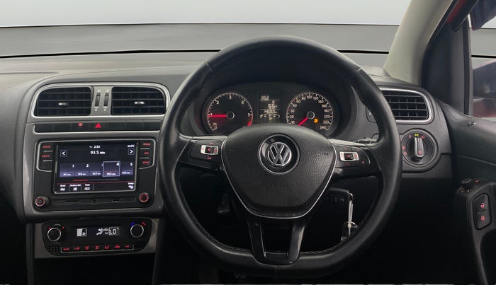 2018 Volkswagen Polo HIGHLINE PLUS 1.5 16 ALLOY, Diesel, Manual, 1,46,052 km, Steering Wheel Close Up