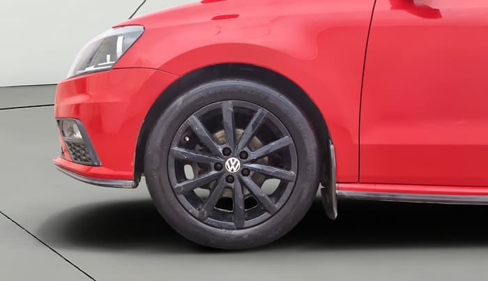 2020 Volkswagen Polo HIGHLINE PLUS 1.0L TSI, Petrol, Manual, 33,902 km, Left Front Wheel
