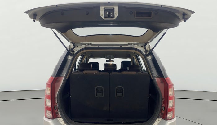 2014 Mahindra XUV500 W8, Diesel, Manual, 1,22,321 km, Boot Door Open