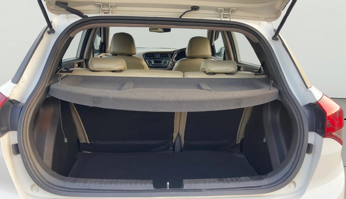 2015 Hyundai Elite i20 ASTA 1.4 CRDI, Diesel, Manual, 80,176 km, Boot Open Zoomed View