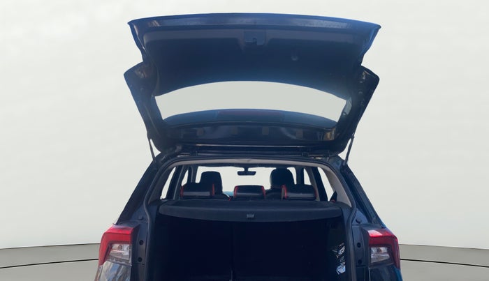 2024 Skoda KUSHAQ AMBITION 1.0L TSI AT, Petrol, Automatic, 5,229 km, Boot Door Open