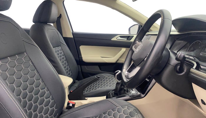 2023 Volkswagen VIRTUS HIGHLINE TSI 1.0 MT, Petrol, Manual, 22,718 km, Right Side Front Door Cabin