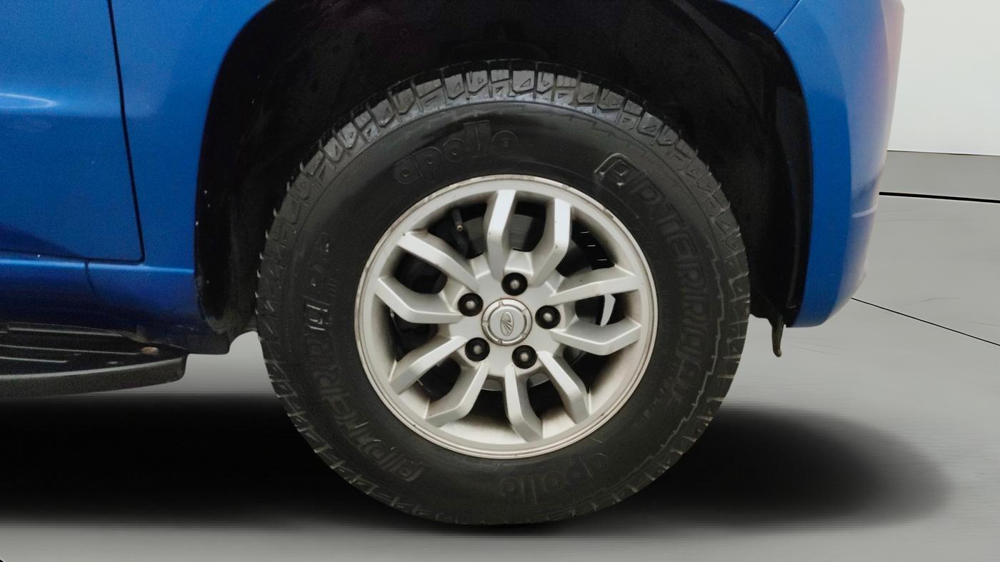 2016 Mahindra TUV300 T8, Diesel, Manual, 53,007 km, Right Front Wheel