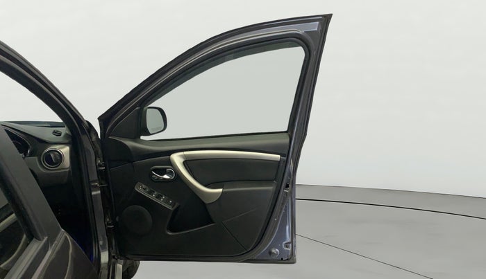 2021 Renault Duster RXZ 1.5 PETROL MT, Petrol, Manual, 91,138 km, RHS Front Door