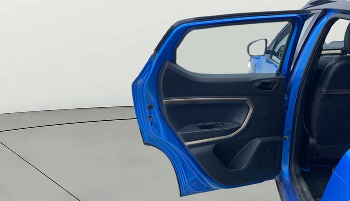 2022 Renault Kiger RXT (O) AMT DUAL TONE, Petrol, Automatic, 29,013 km, LHS Rear Door