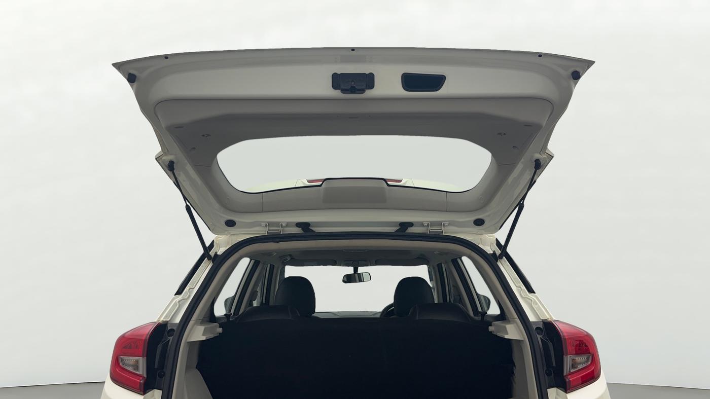 2022 Mahindra XUV300 W6 1.2 PETROL, Petrol, Manual, 20,824 km, Boot Door Open