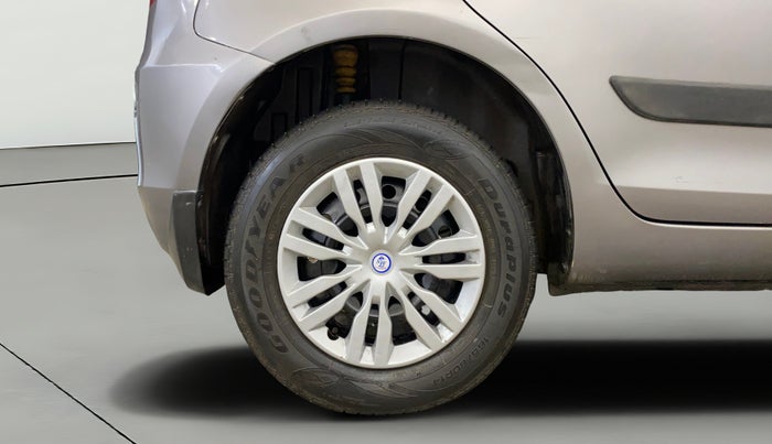 2014 Maruti Swift VXI, Petrol, Manual, 28,038 km, Right Rear Wheel