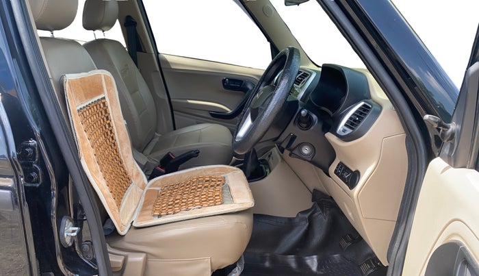 2023 Mahindra BOLERO NEO N 8, Diesel, Manual, 30,272 km, Right Side Front Door Cabin