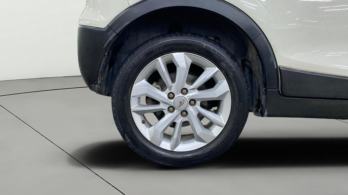 2021 Mahindra XUV300 W8 1.2 PETROL, Petrol, Manual, 67,784 km, Right Rear Wheel
