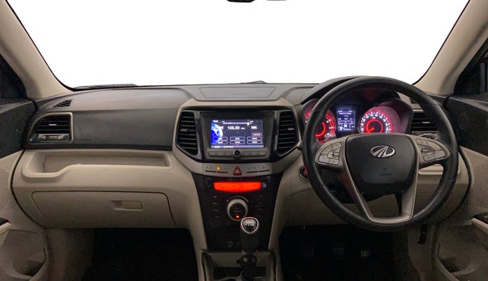 2020 Mahindra XUV300 W8 (O) 1.2 PETROL, Petrol, Manual, 83,644 km, Dashboard
