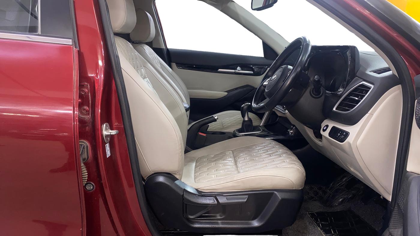 2020 KIA SELTOS HTX 1.5 PETROL, Petrol, Manual, 33,034 km, Right Side Front Door Cabin