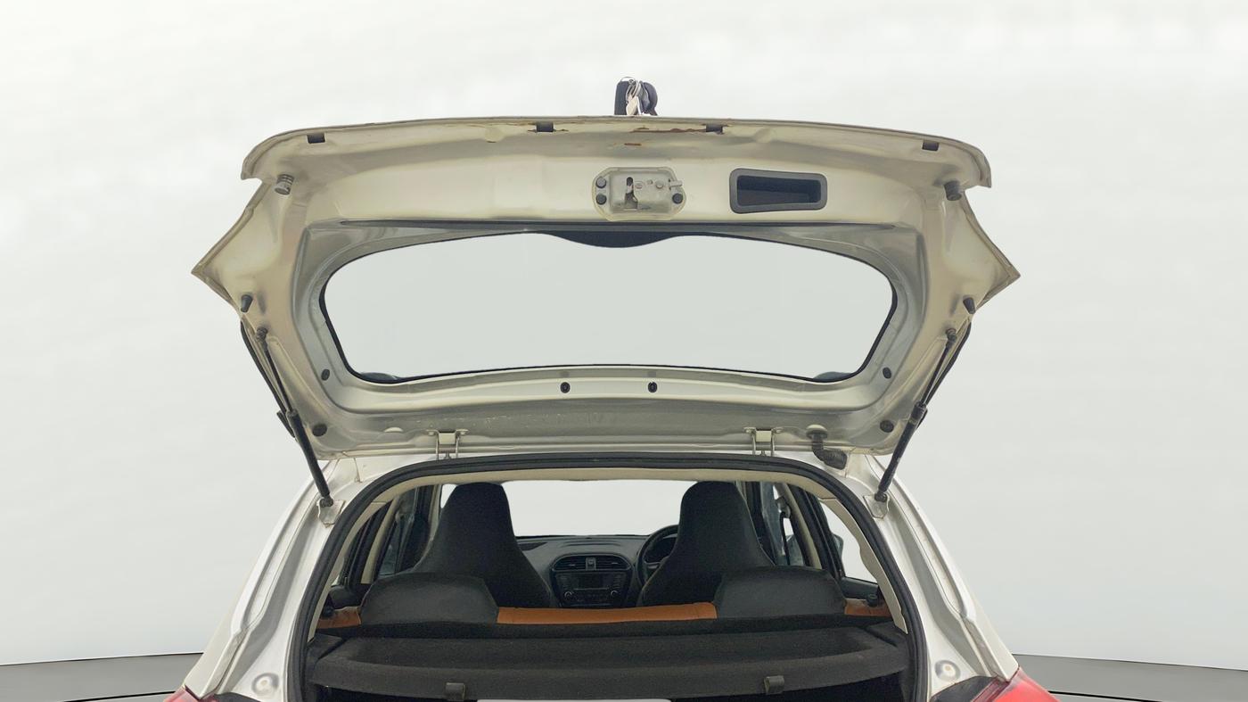 2018 Tata Tiago XT PETROL, Petrol, Manual, 1,01,092 km, Boot Door Open