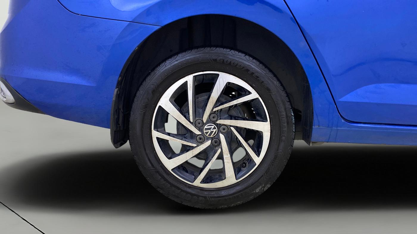 2022 Volkswagen VIRTUS TOPLINE TSI 1.0 AT, Petrol, Automatic, 30,539 km, Right Rear Wheel