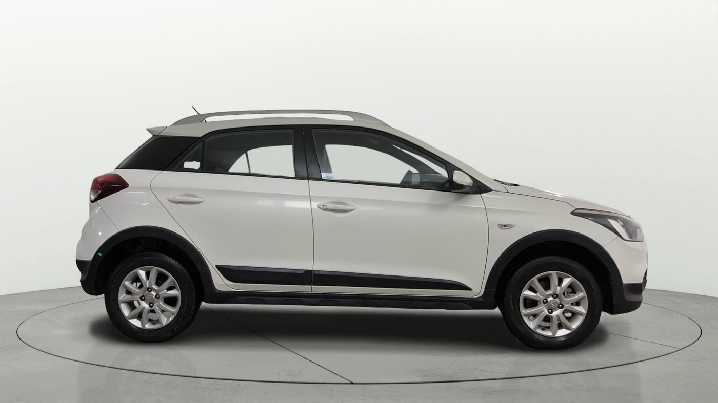2017 Hyundai i20 Active 1.2 BASE, Petrol, Manual, 43,475 km, Right Side View