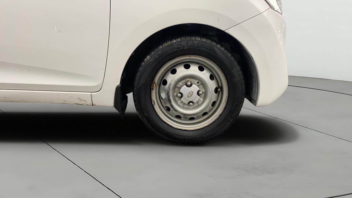 2018 Hyundai Eon ERA +, Petrol, Manual, 72,447 km, Right Front Wheel