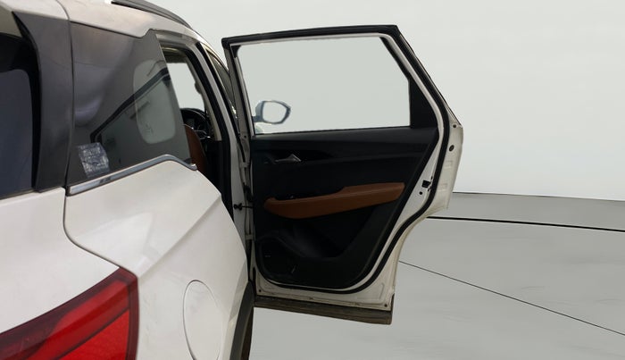 2020 MG HECTOR PLUS SMART 2.0 DIESEL TURBO MT 6-STR, Diesel, Manual, 1,42,262 km, RHS Rear Door