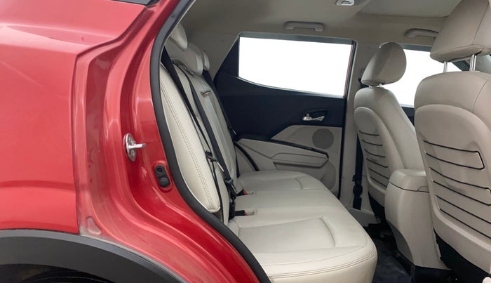 2019 Mahindra XUV300 W8 (O) 1.2 PETROL, Petrol, Manual, 41,851 km, Right Side Rear Door Cabin