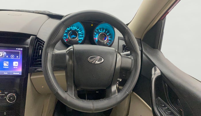 2016 Mahindra XUV500 W4, Diesel, Manual, 1,02,852 km, Steering Wheel Close Up