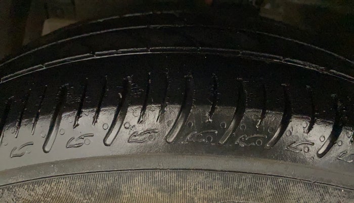 2017 Maruti Ciaz VXI+, Petrol, Manual, 75,690 km, Left Front Tyre Tread