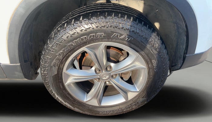 2020 Tata Harrier XZA 2.0L DUAL TONE, Diesel, Automatic, 1,22,626 km, Right Front Wheel