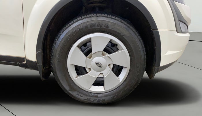 2019 Mahindra XUV500 W7 AT, Diesel, Automatic, 60,037 km, Right Front Wheel