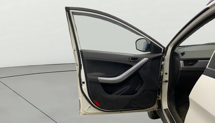 2022 Tata NEXON XM PLUS SUNROOF PETROL, Petrol, Manual, 56,339 km, LHS Front Door