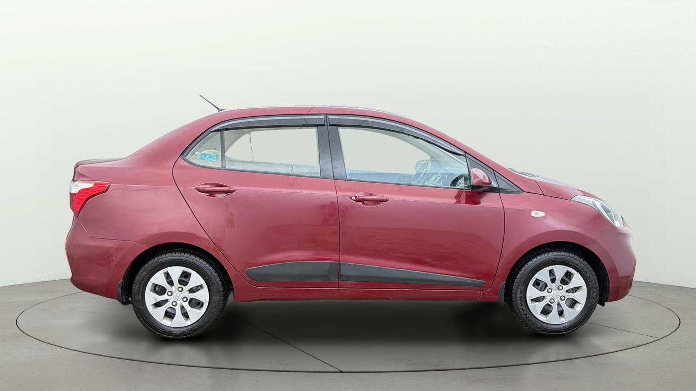 2017 Hyundai Xcent E+, Petrol, Manual, 81,255 km, Right Side View