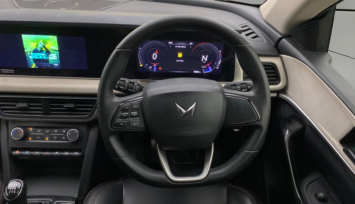2022 Mahindra XUV700 AX 5 D MT 7 STR, Diesel, Manual, 59,650 km, Steering Wheel Close Up