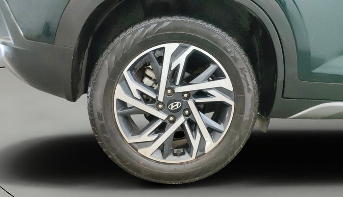 2024 Hyundai Creta SX (O) 1.5 PETROL, Petrol, Manual, 28,652 km, Right Rear Wheel