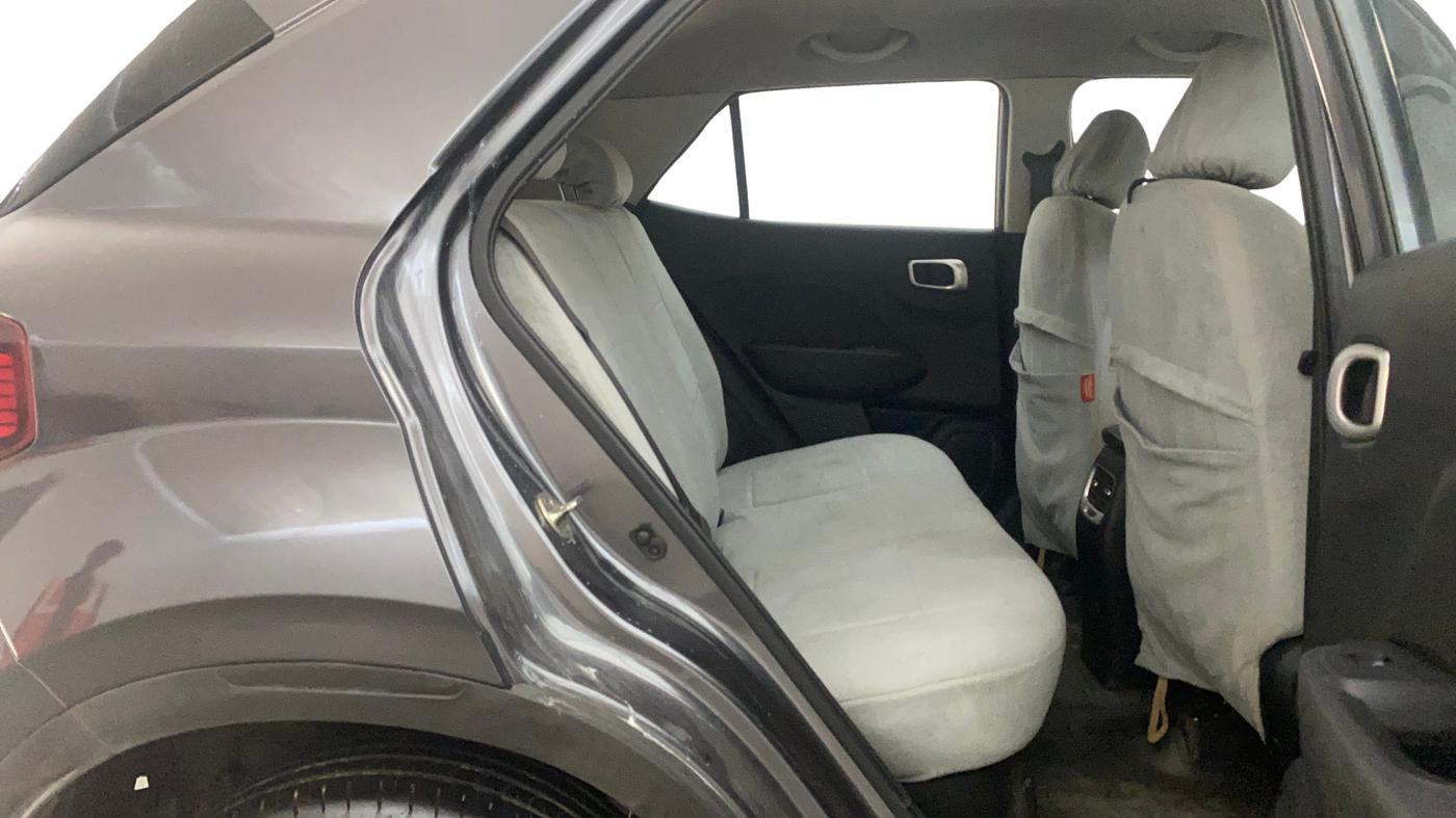 2022 Hyundai VENUE S+ 1.2, Petrol, Manual, 32,071 km, Right Side Rear Door Cabin