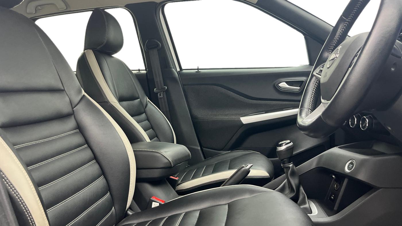 2021 Nissan MAGNITE XV PREMIUM TURBO (O), Petrol, Manual, 51,888 km, Right Side Front Door Cabin
