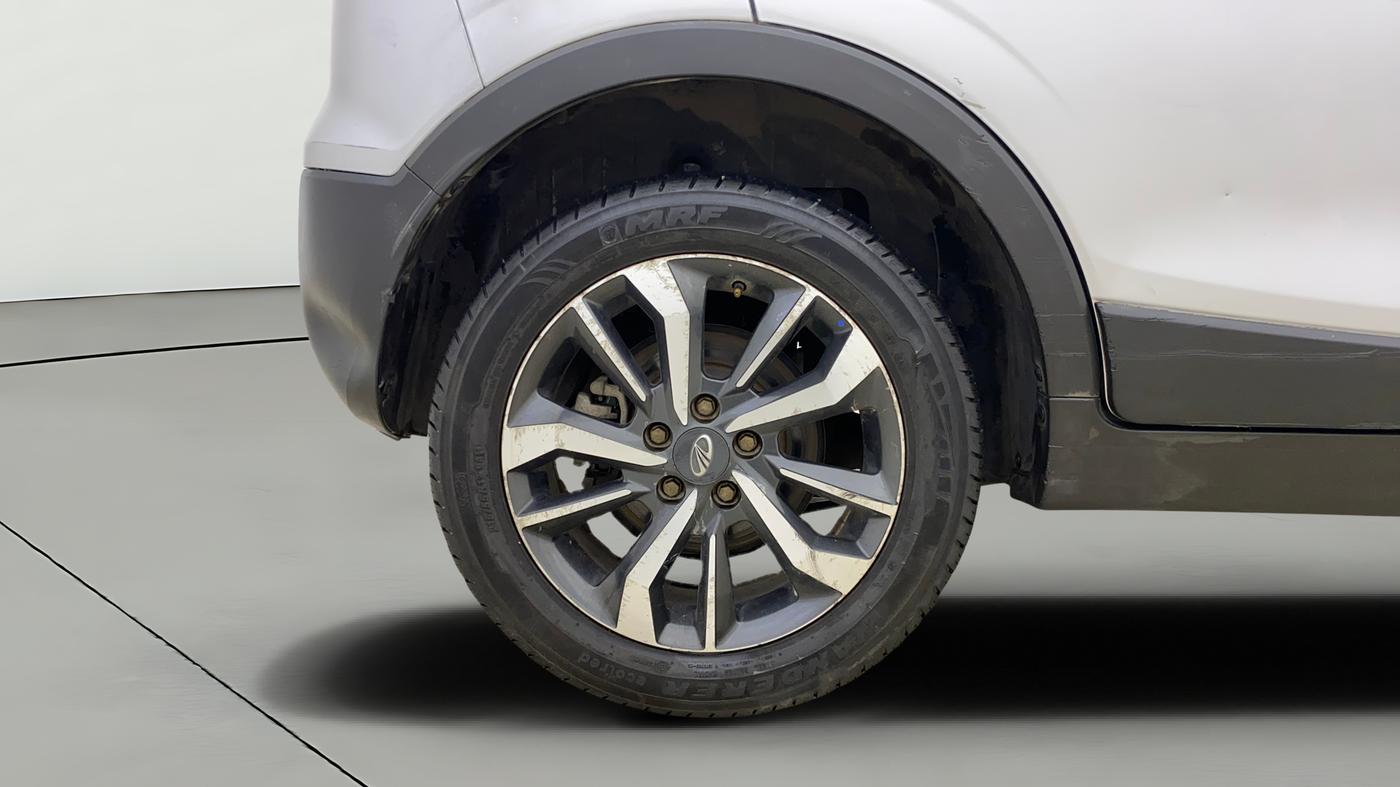 2020 Mahindra XUV300 W8 (O) 1.2 PETROL, Petrol, Manual, 40,915 km, Right Rear Wheel