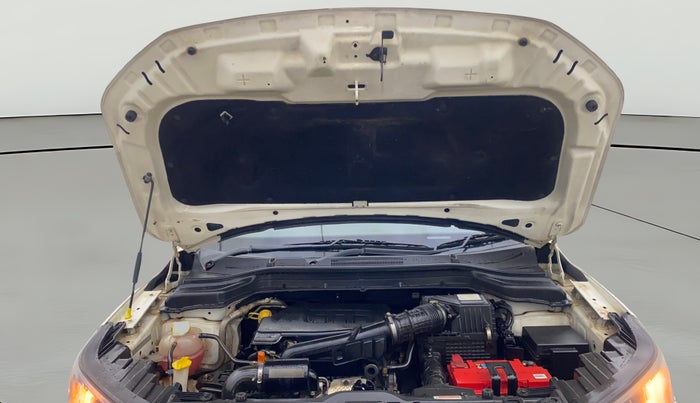 2021 Mahindra XUV300 W8 1.2 PETROL, Petrol, Manual, 80,378 km, Open Bonet