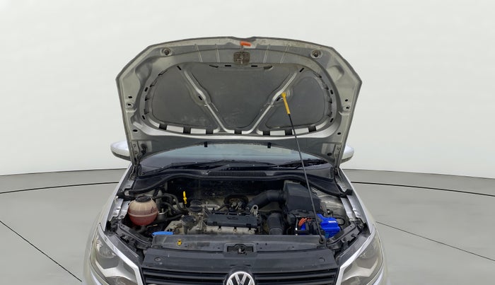 2017 Volkswagen Ameo HIGHLINE1.2L PLUS 16 ALLOY, Petrol, Manual, 70,031 km, Open Bonet