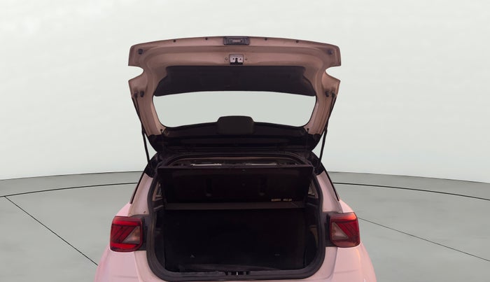 2019 Hyundai VENUE SX 1.4 CRDi DUAL TONE, Diesel, Manual, 1,07,785 km, Boot Door Open