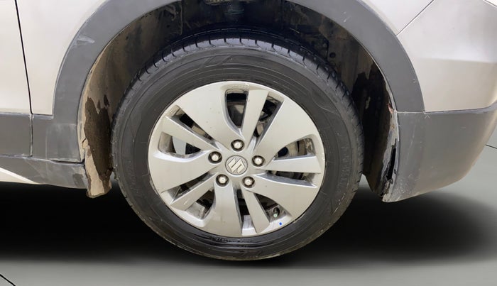 2016 Maruti S Cross ALPHA 1.6, Diesel, Manual, 1,02,946 km, Right Front Wheel