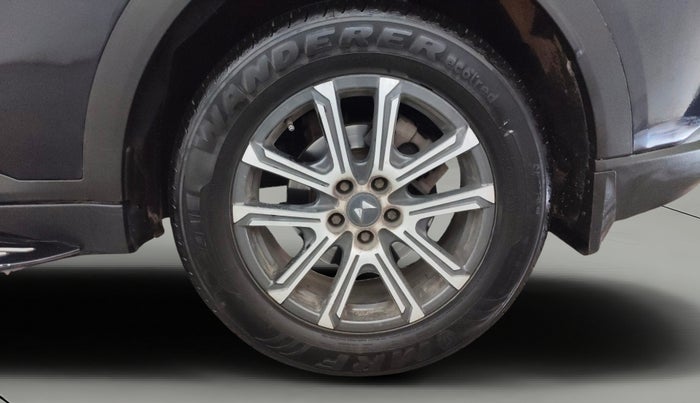 2022 Mahindra XUV700 AX 7 D MT 7 STR, Diesel, Manual, 83,111 km, Left Rear Wheel