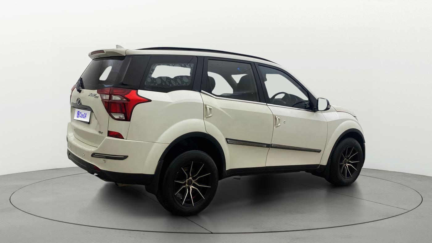 2019 Mahindra XUV500 W7, Diesel, Manual, 1,40,404 km, Right Back Diagonal