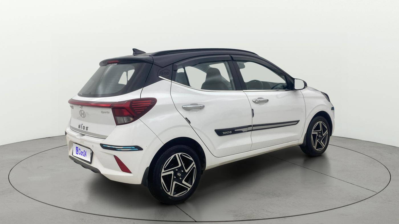 2023 Hyundai GRAND I10 NIOS SPORTZ 1.2 KAPPA VTVT DUAL TONE, Petrol, Manual, 24,438 km, Right Back Diagonal