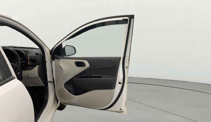 2020 Hyundai AURA S 1.2, Petrol, Manual, 18,726 km, RHS Front Door