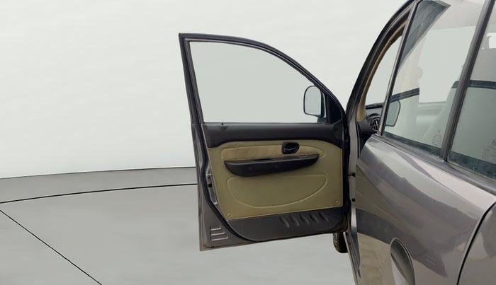 2012 Hyundai Santro Xing GL PLUS, Petrol, Manual, 66,990 km, LHS Front Door